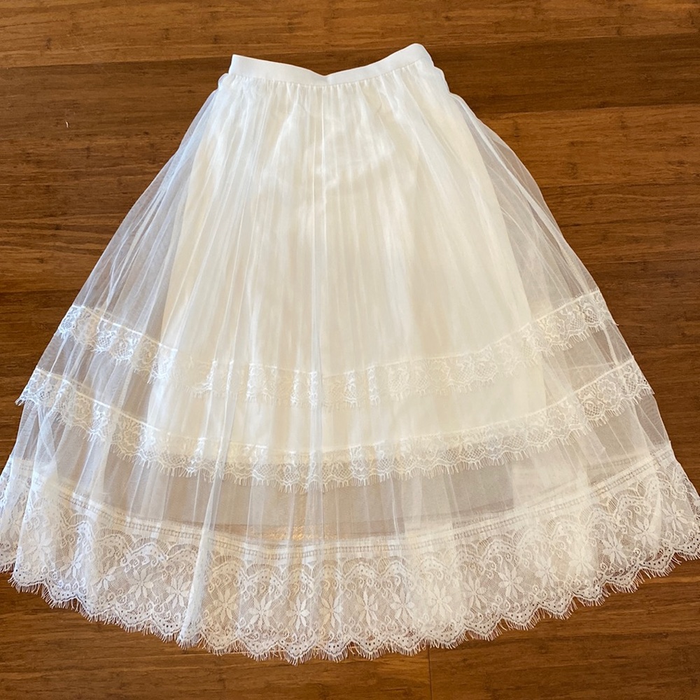 White Lace Pleated Mini Skirt
